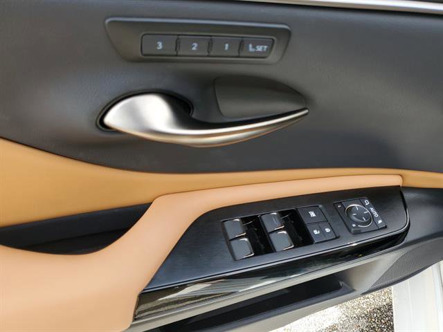 Used 2025 Lexus ES 350 w/ Premium Package FWD image 40