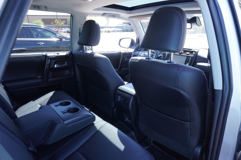 Used 2022 Toyota 4Runner TRD Off-Road Premium w/ Moonroof Package AWD/4WD image 10