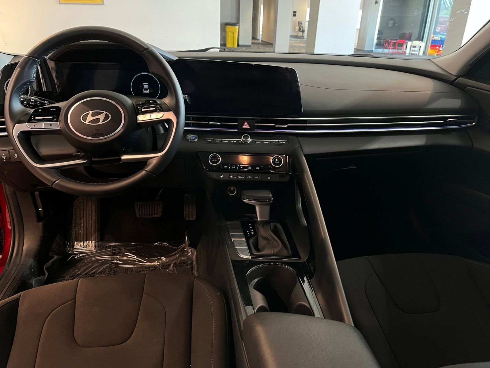 Used 2025 Hyundai Elantra SEL image 36