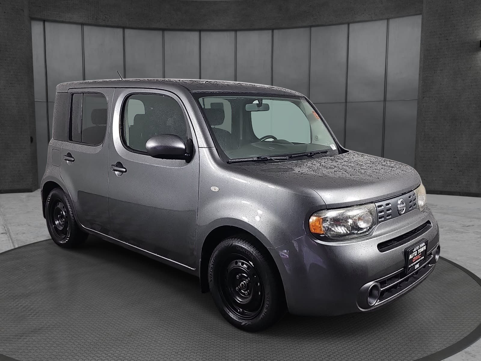 Used 2013 Nissan Cube FWD image 3