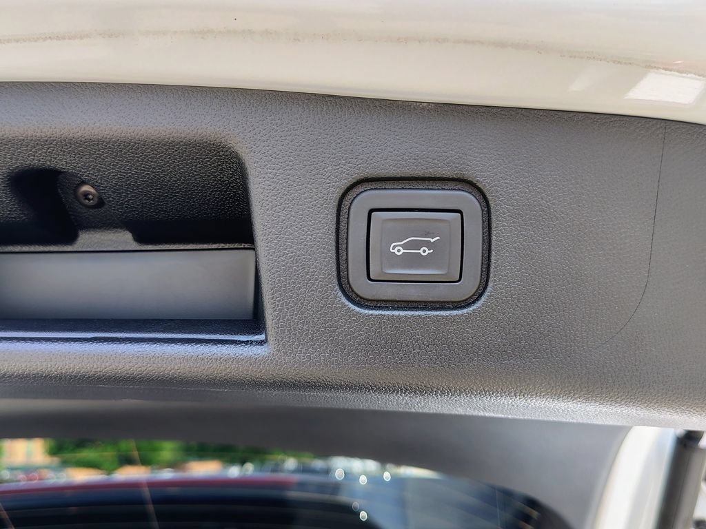 Used 2024 Chevrolet Blazer EV LT AWD/4WD image 19