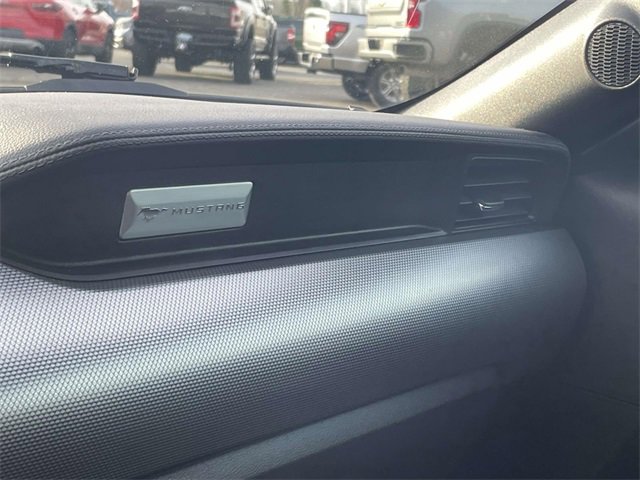 Certified 2018 Ford Mustang GT w/ Black Accent Pkg image 30