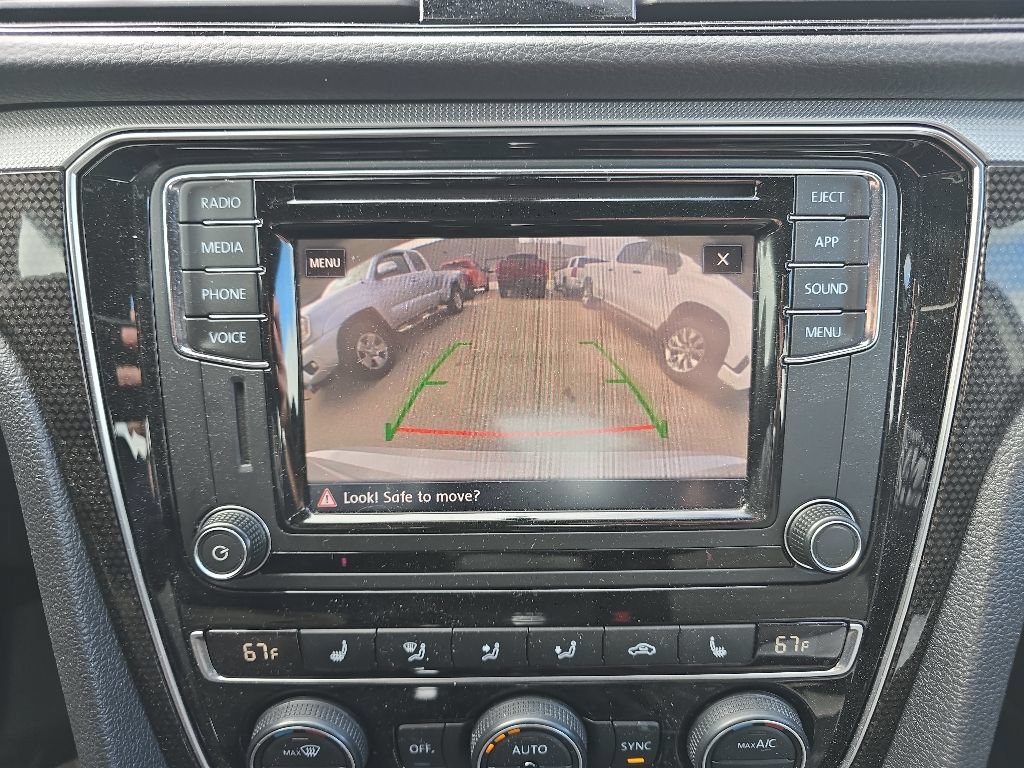 Used 2018 Volkswagen Passat 3.6 FWD image 18