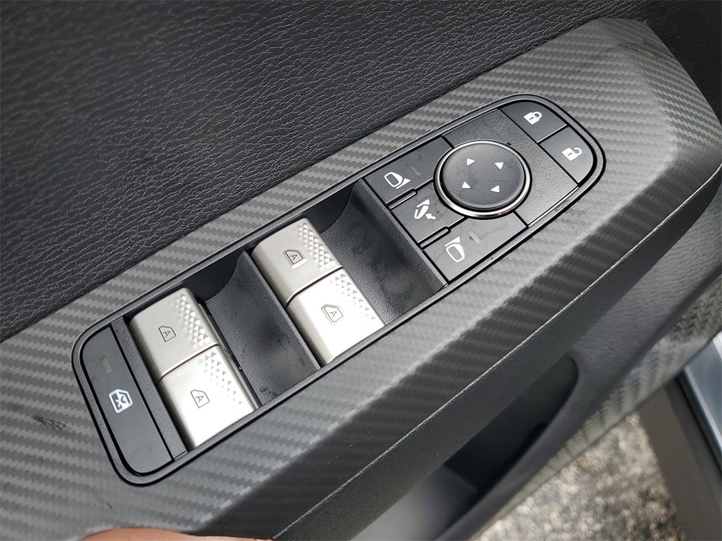 New 2025 Mitsubishi Outlander SEL image 18