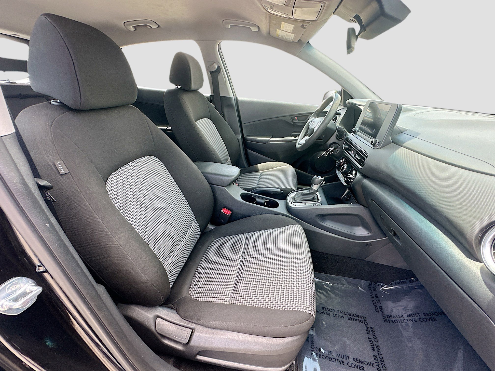 Used 2023 Hyundai Kona SE image 19