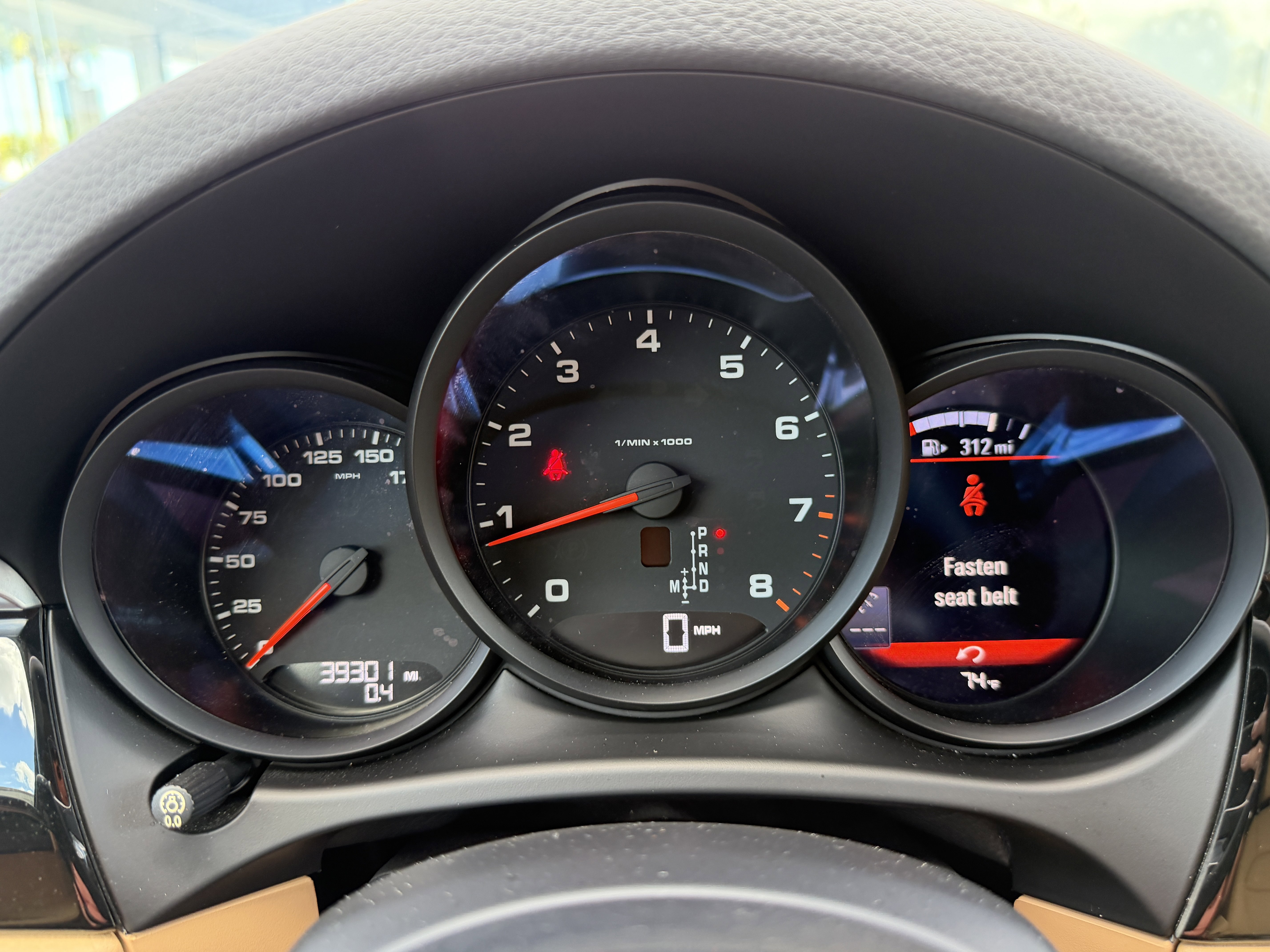 Certified 2018 Porsche Macan Sport Edition image 39