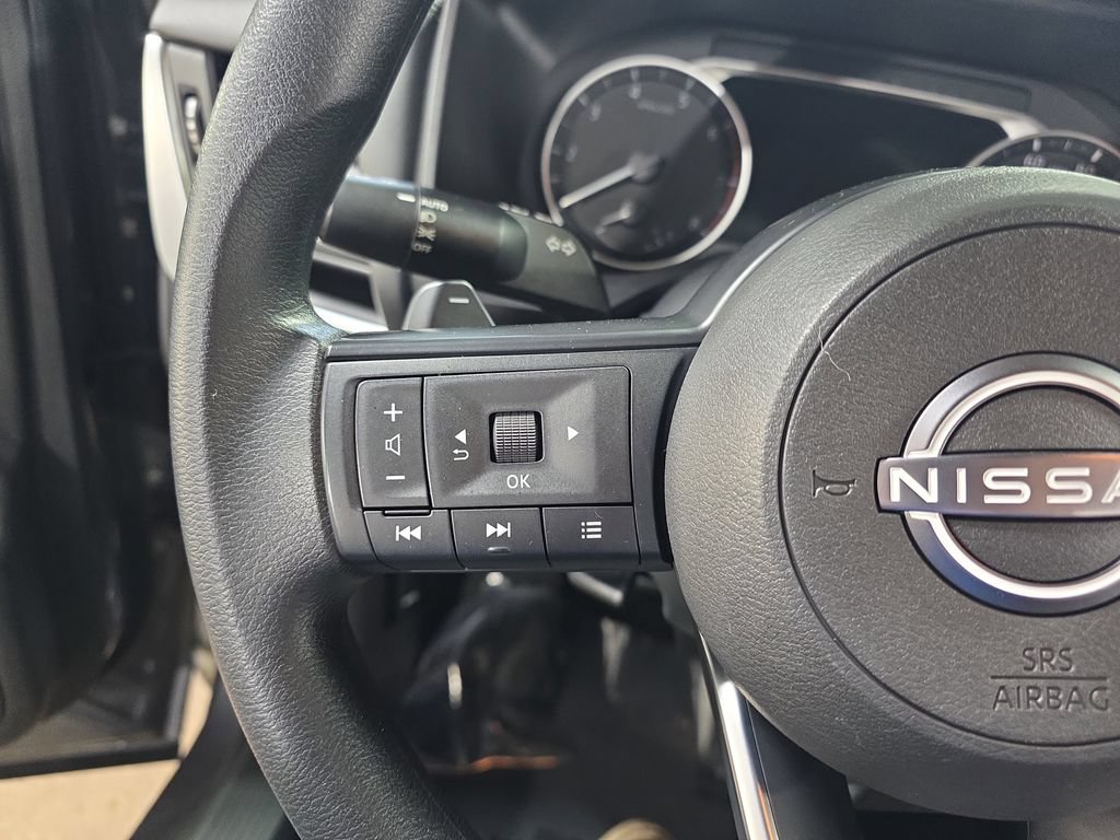 Used 2024 Nissan Rogue SV AWD/4WD image 17