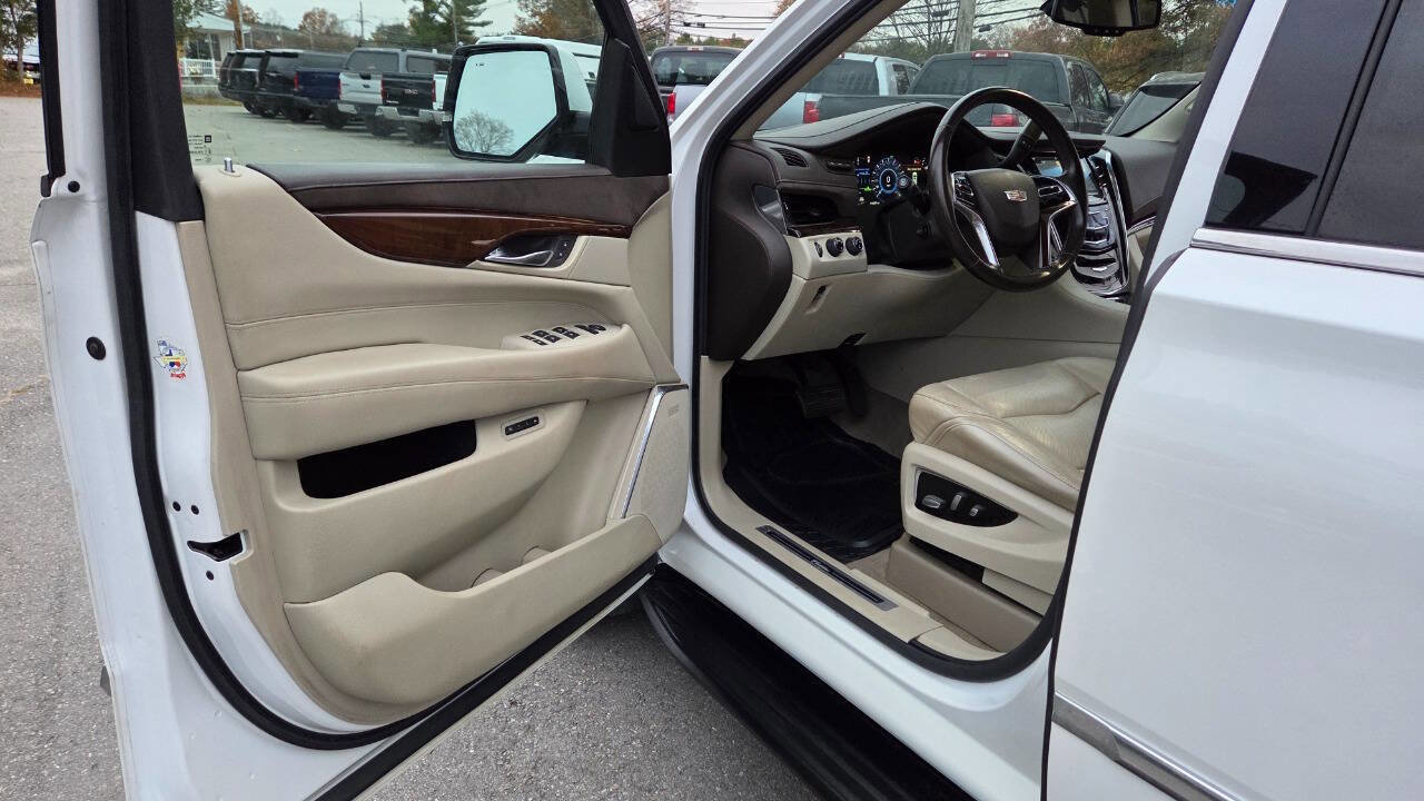 Used 2016 Cadillac Escalade ESV Premium image 22