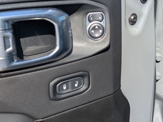 Used 2022 Jeep Wrangler Unlimited Rubicon w/ Trailer Tow Package image 11