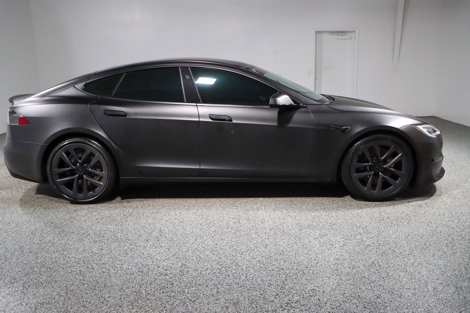 Used 2022 Tesla Model S Plaid image 6