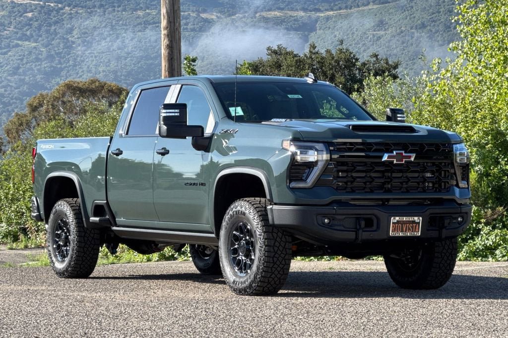 New 2026 Chevrolet Silverado 2500 ZR2 w/ ZR2 Bison Edition AWD/4WD image 2
