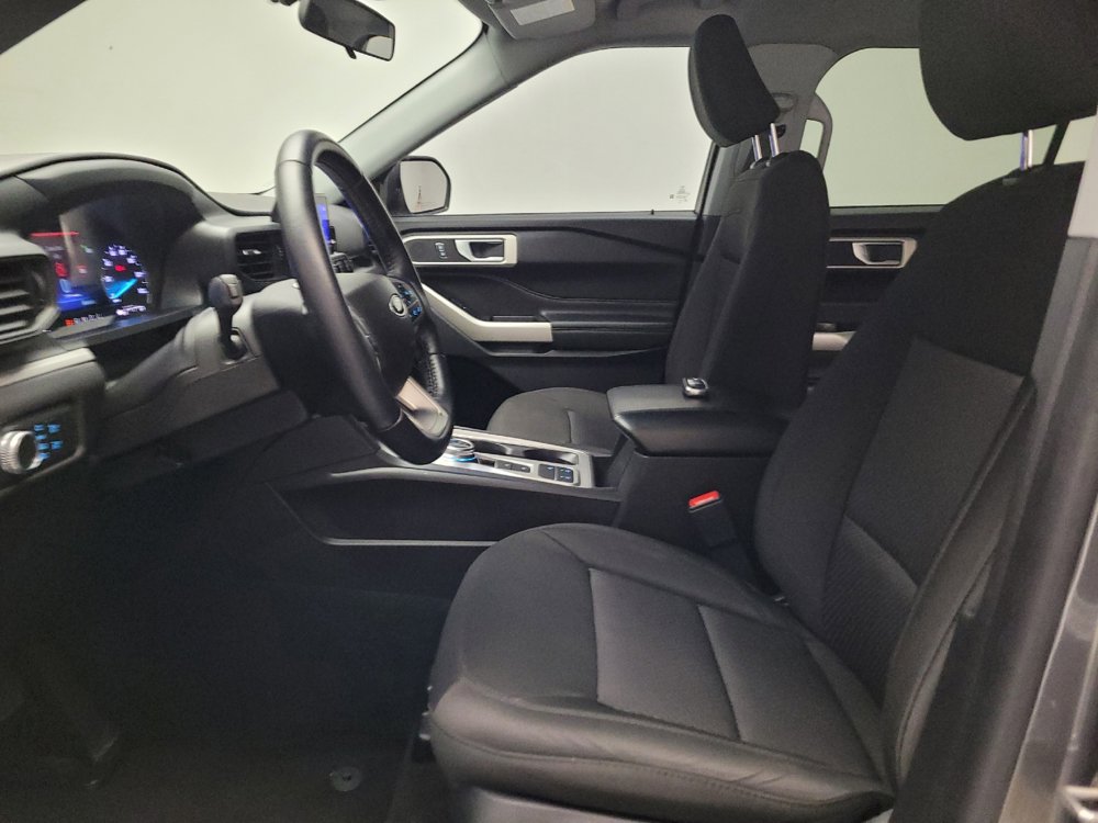 Used 2022 Ford Explorer XLT RWD image 17