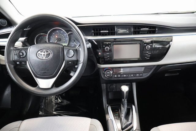 Used 2015 Toyota Corolla LE FWD image 13