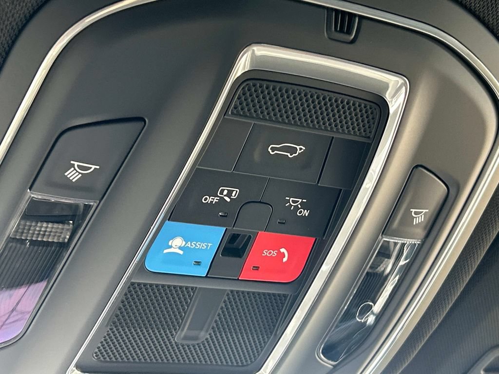 Used 2025 Jeep Grand Cherokee Limited AWD/4WD image 35