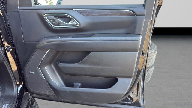 Used 2024 Chevrolet Suburban LT image 24