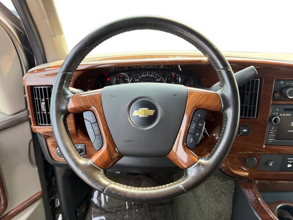 Used 2018 Chevrolet Express 2500 w/ Enhanced Convenience Package RWD image 12