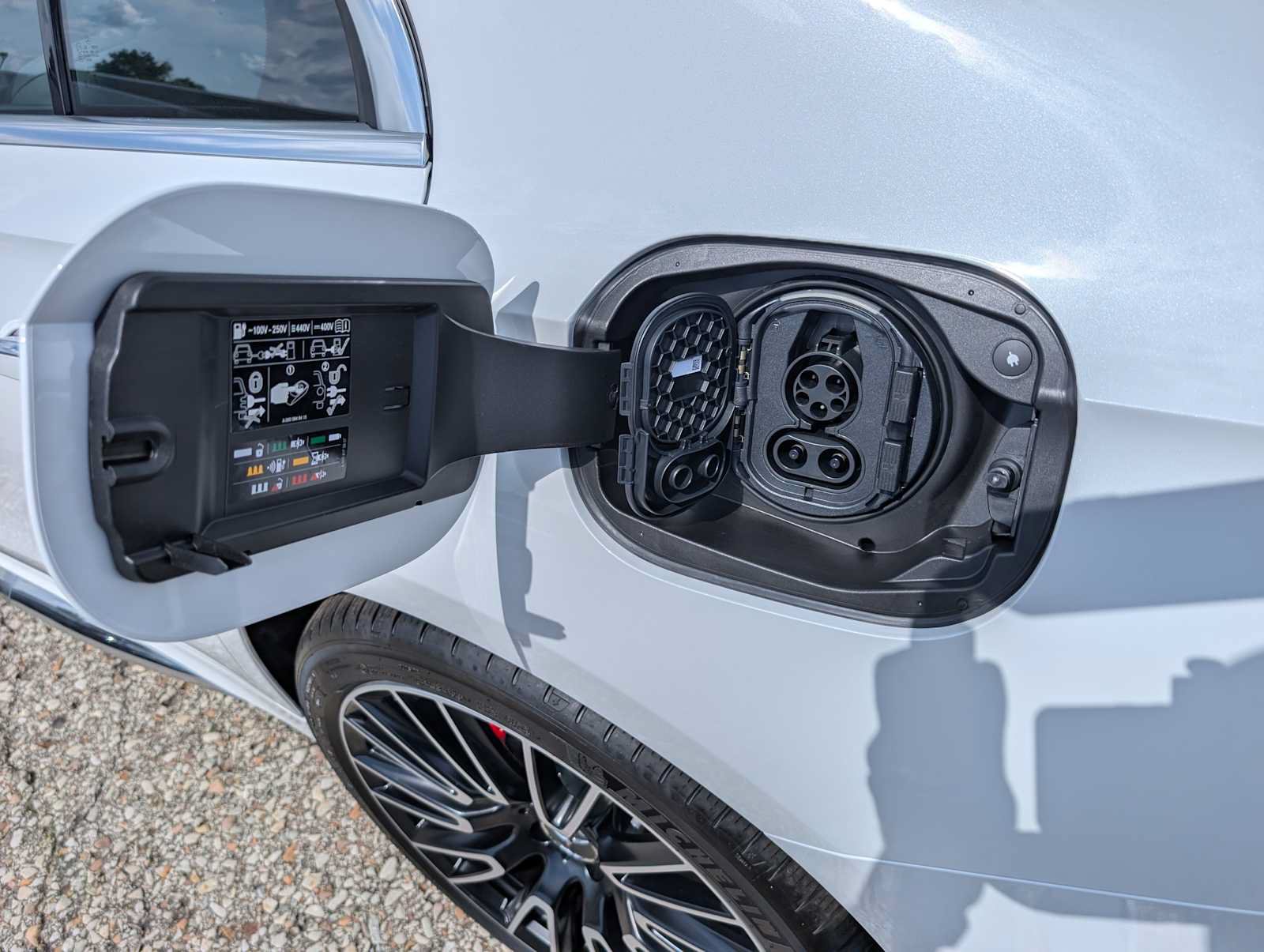 New 2027 Mercedes-Benz E 53 AMG e 4MATIC Sedan image 9