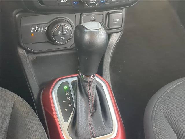 Used 2019 Jeep Renegade Trailhawk w/ UConnect 8.4 Nav Group AWD/4WD image 12