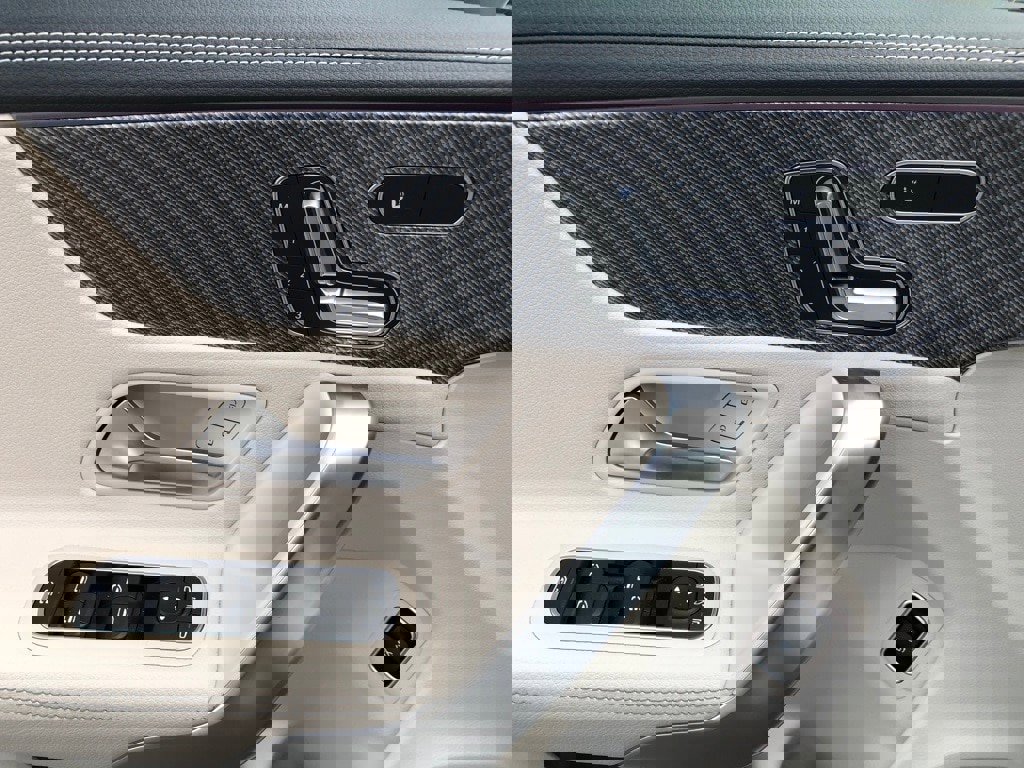 New 2025 Mercedes-Benz CLA 250 4MATIC image 12