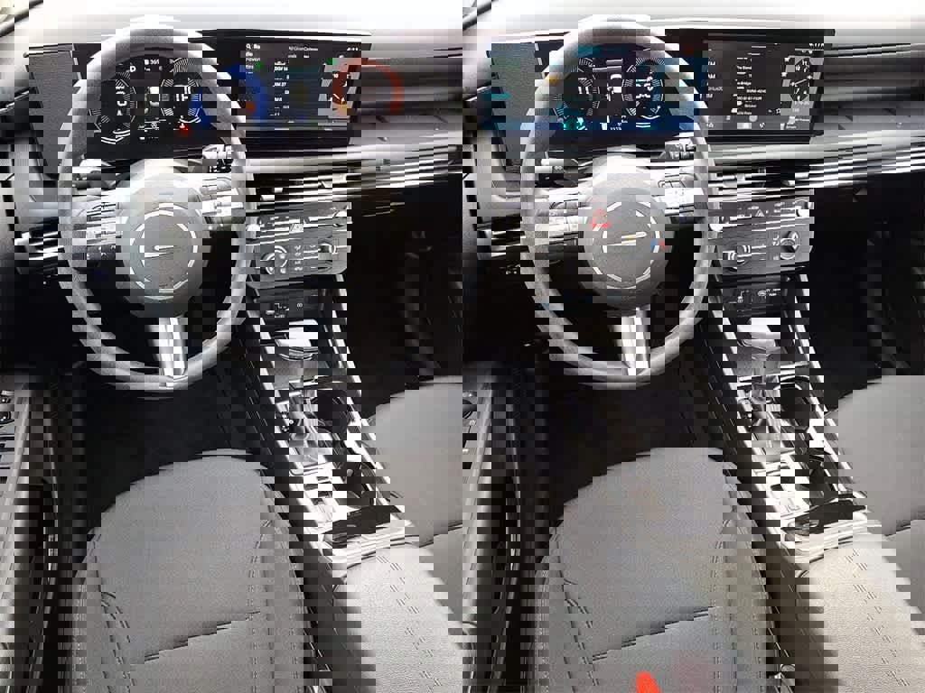 Certified 2025 Hyundai Tucson SE image 11