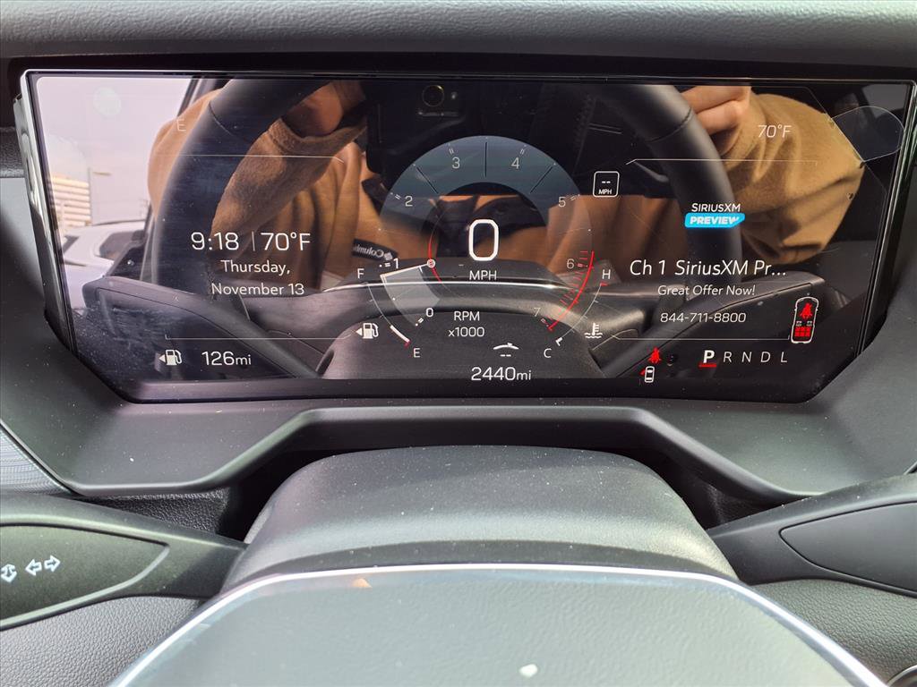 Used 2025 GMC Acadia Elevation image 9