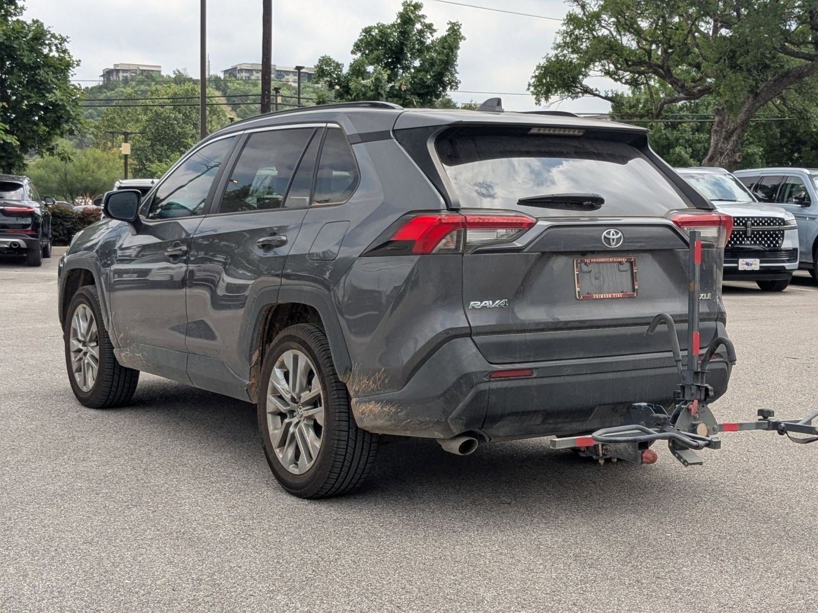 Used 2023 Toyota RAV4 XLE Premium FWD image 5