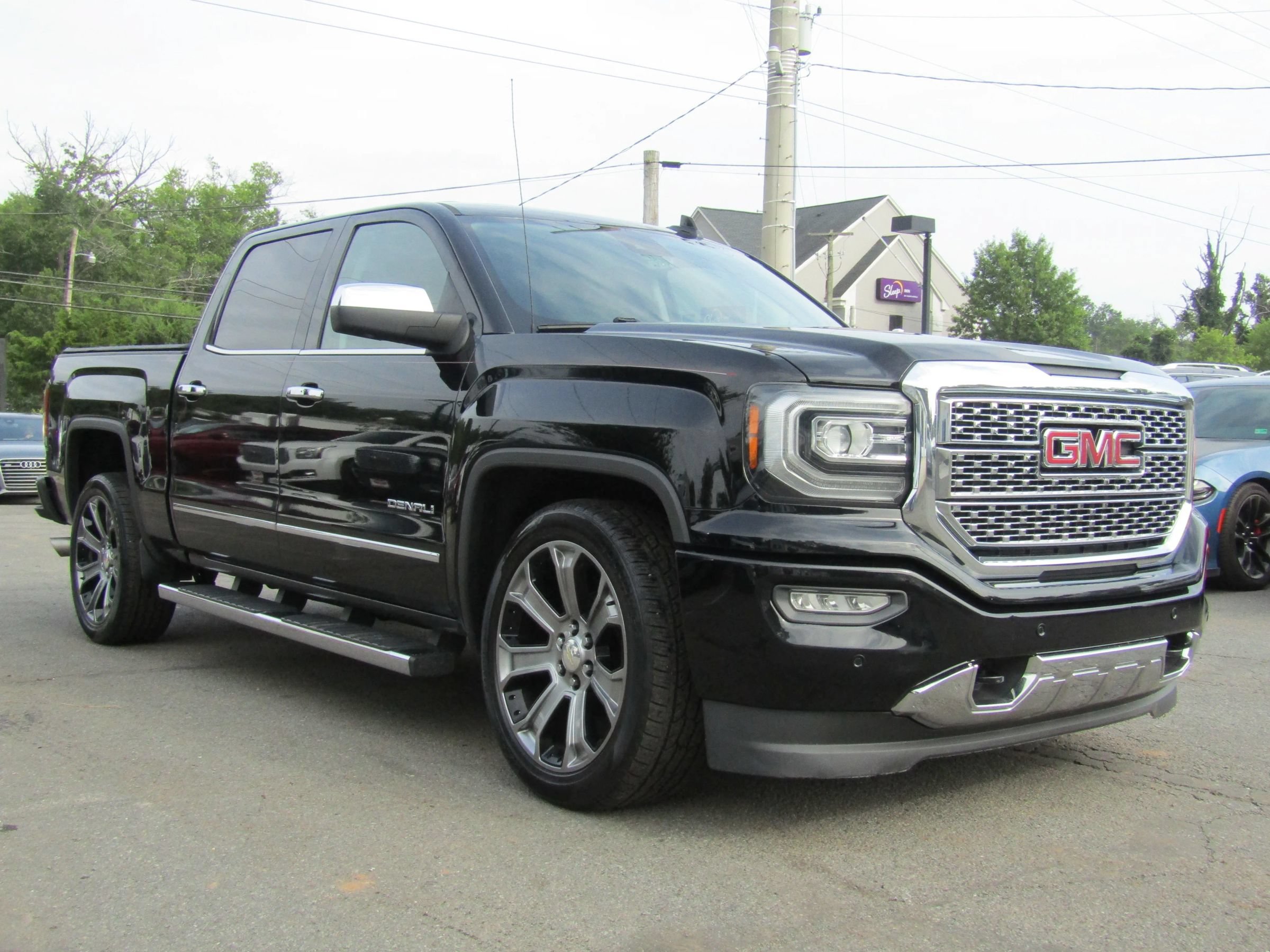 Used 2017 GMC Sierra 1500 Denali AWD/4WD image 1