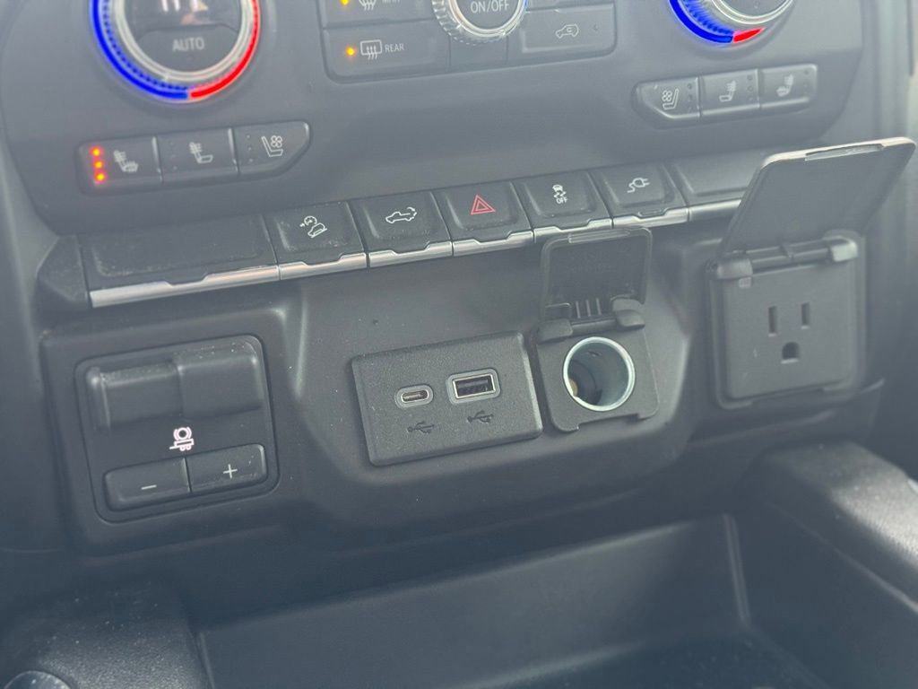 Used 2022 GMC Sierra 2500 AT4 image 22