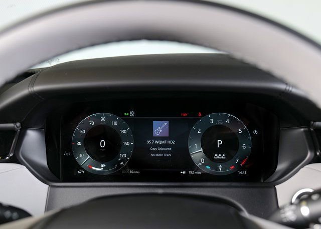 New 2026 Land Rover Range Rover Velar Dynamic SE image 18