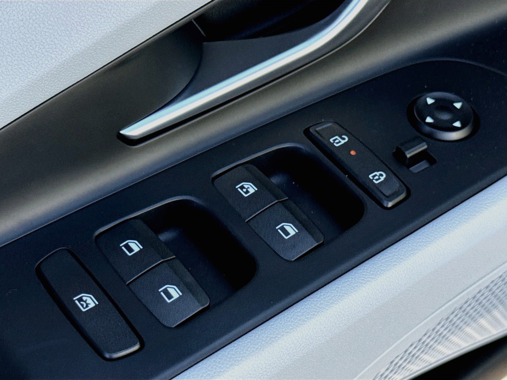 New 2026 Hyundai Elantra SEL Sport FWD image 8