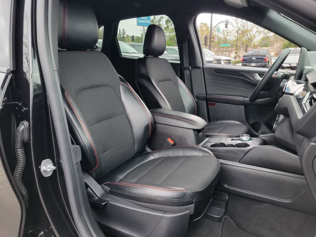 Used 2025 Ford Escape ST-Line image 16