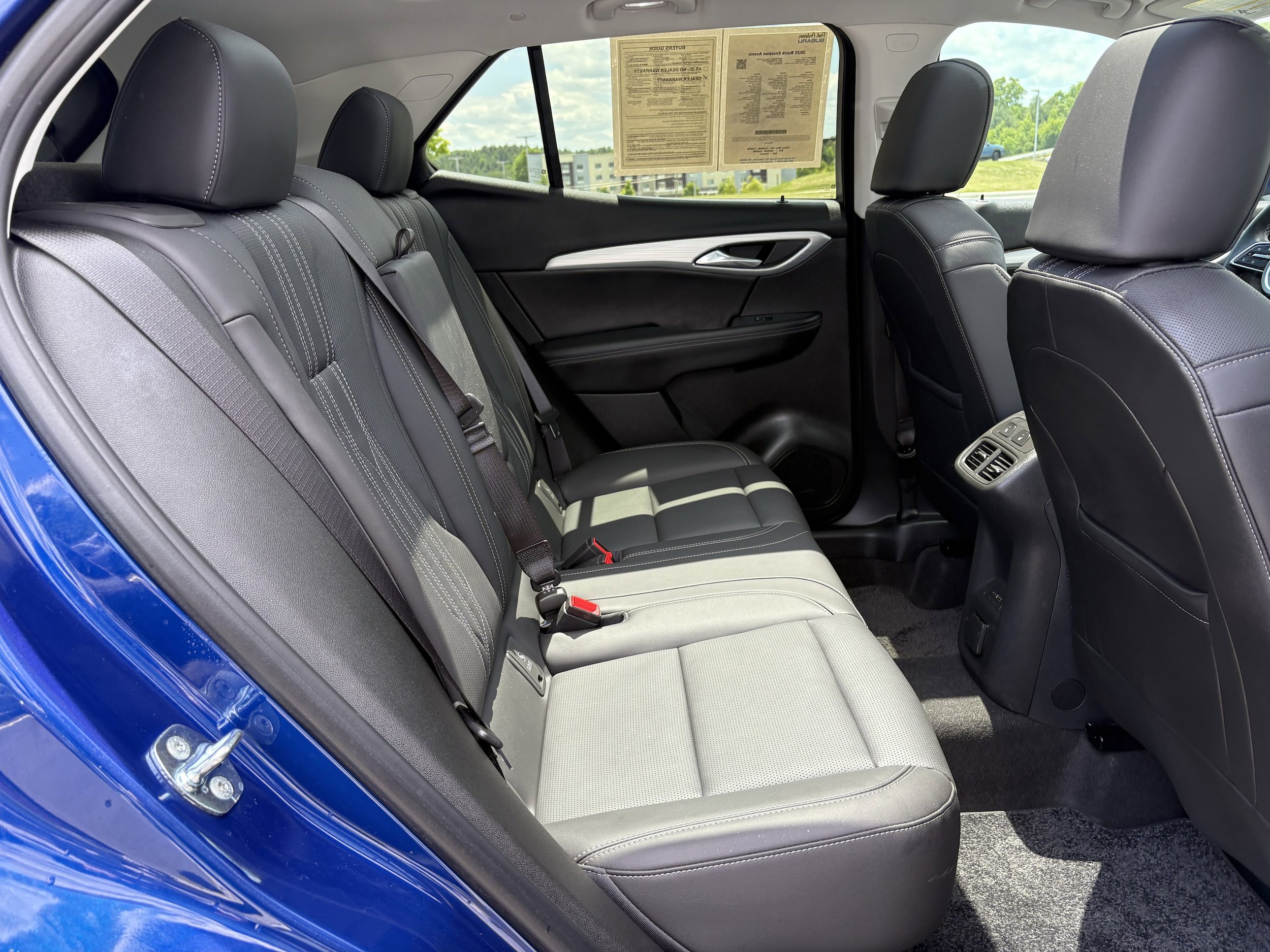 Used 2025 Buick Envision Avenir AWD/4WD image 31