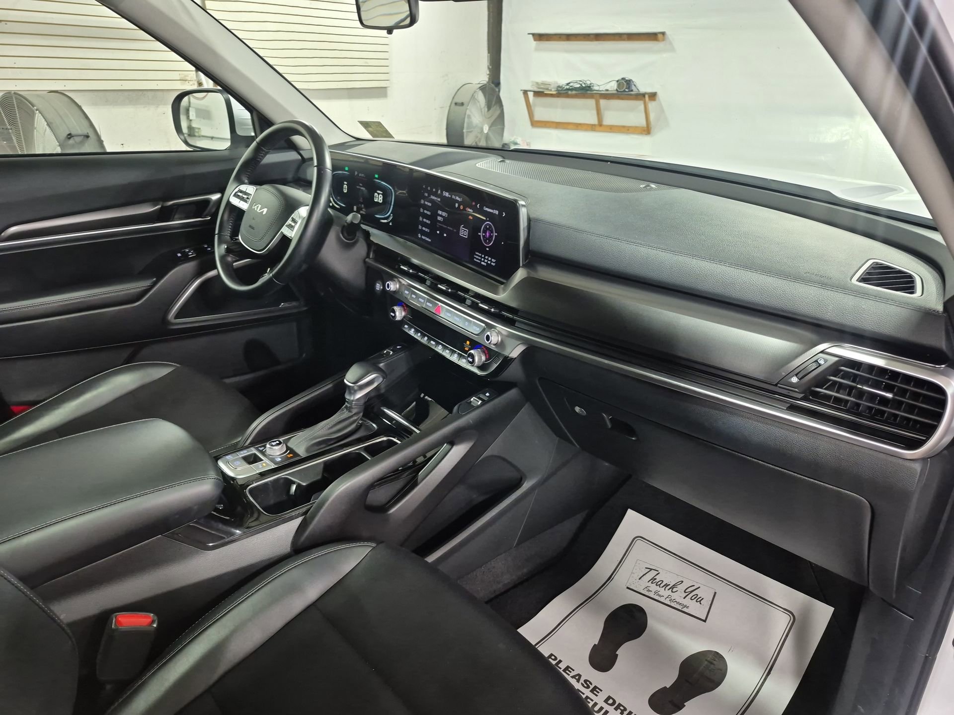 Used 2025 Kia Telluride S AWD/4WD image 29
