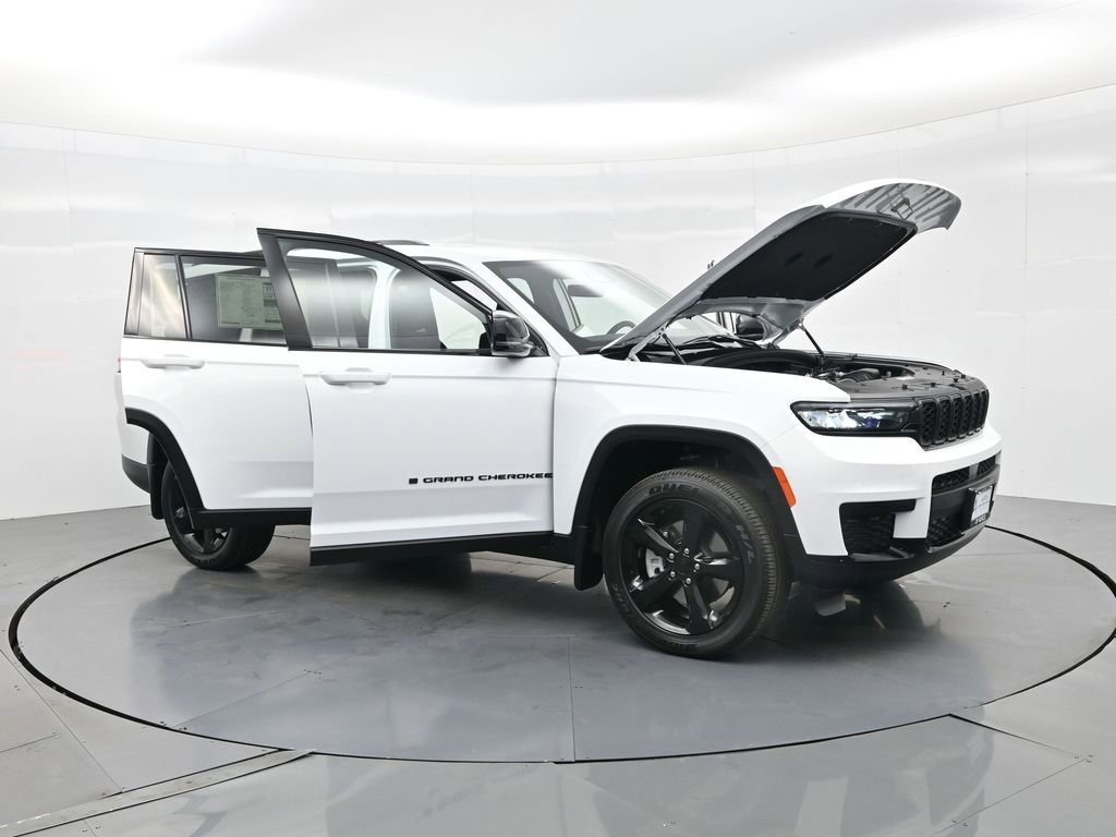 New 2025 Jeep Grand Cherokee L Altitude image 37