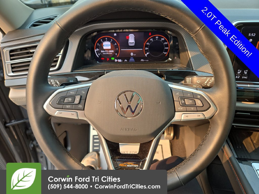 Used 2025 Volkswagen Atlas Peak Edition SE AWD/4WD image 17