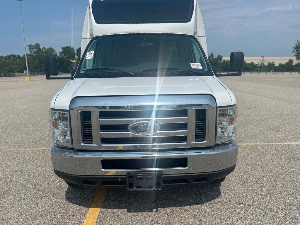 Used 2017 Ford E-450 and Econoline 450 Super Duty w/ Shuttle Bus Prep Package RWD image 36