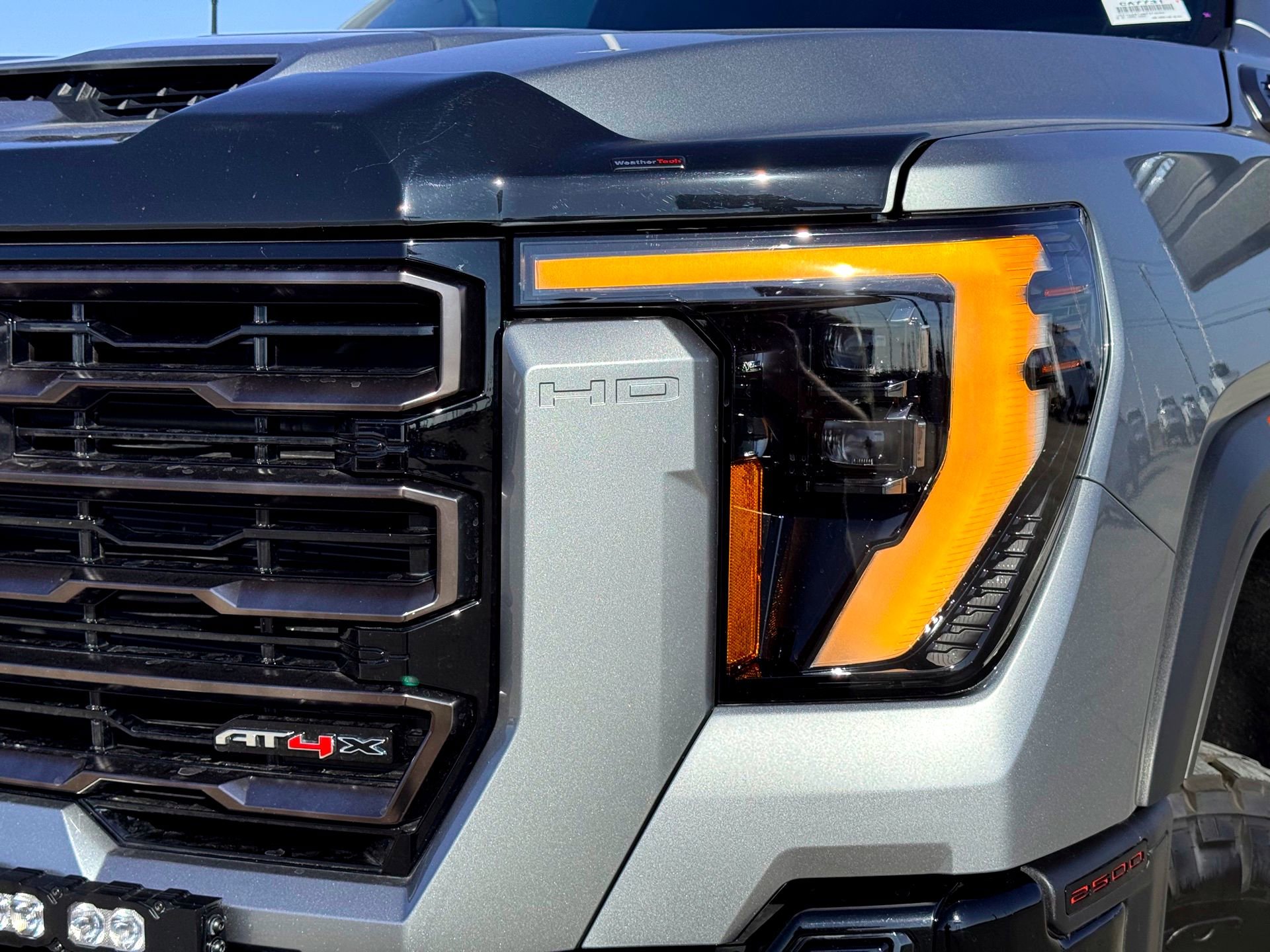 Used 2025 GMC Sierra 2500 AT4X image 3