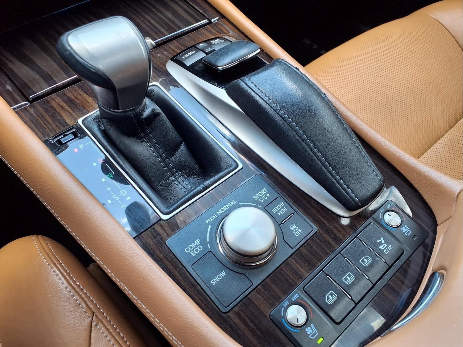 Used 2013 Lexus LS 460 w/ Ultra Luxury Pkg RWD image 19