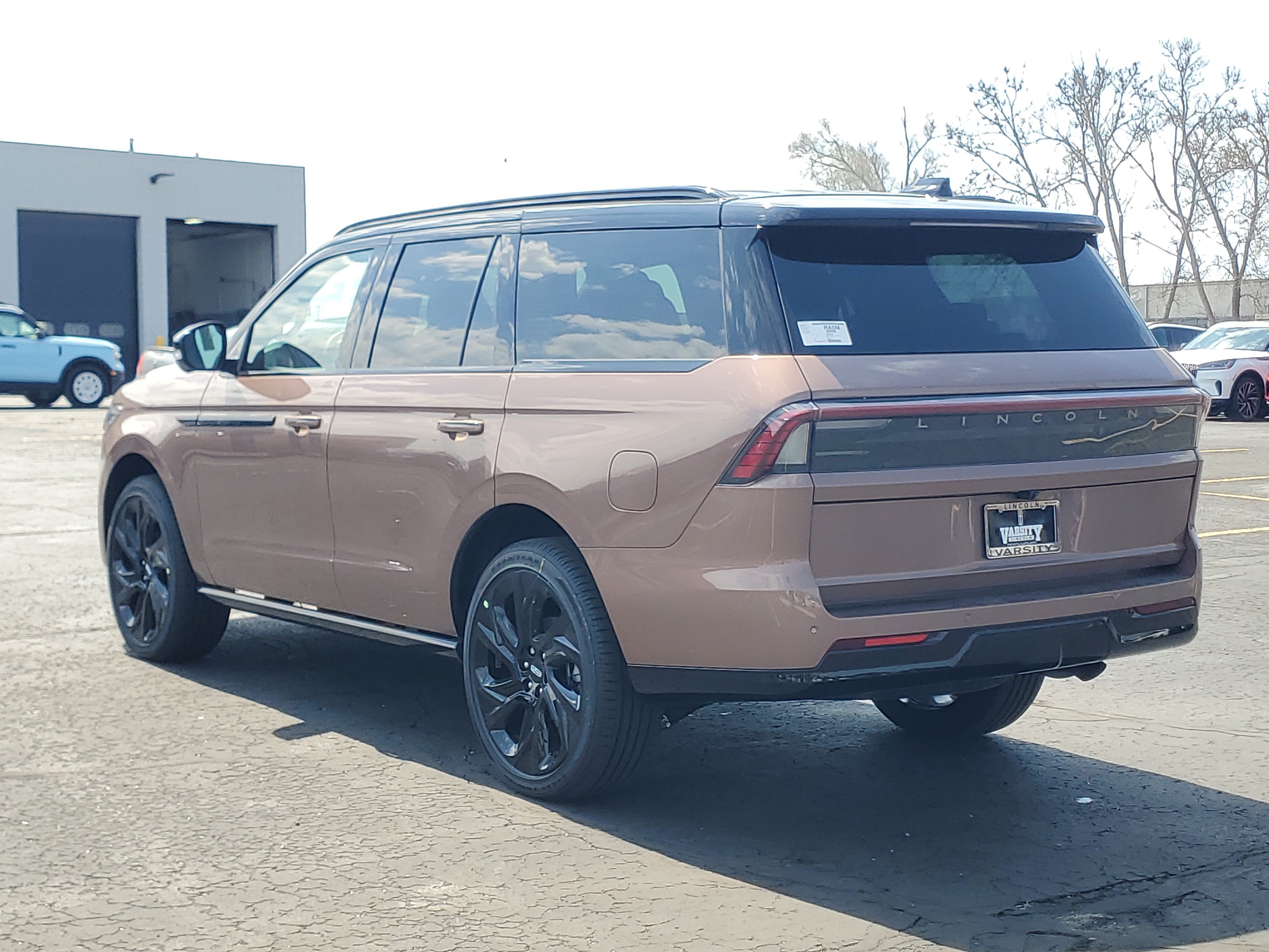 New 2026 Lincoln Navigator Black Label AWD/4WD image 3