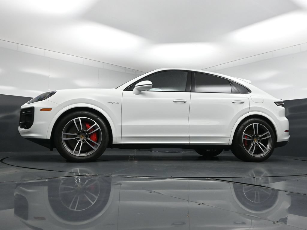 Used 2024 Porsche Cayenne Turbo AWD/4WD image 24