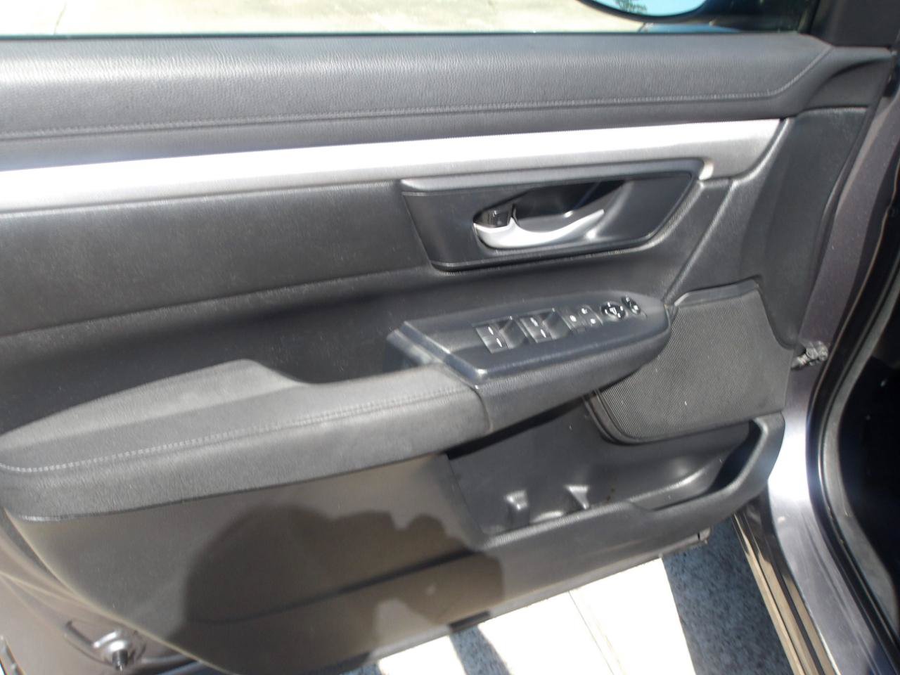 Used 2019 Honda CR-V LX image 18