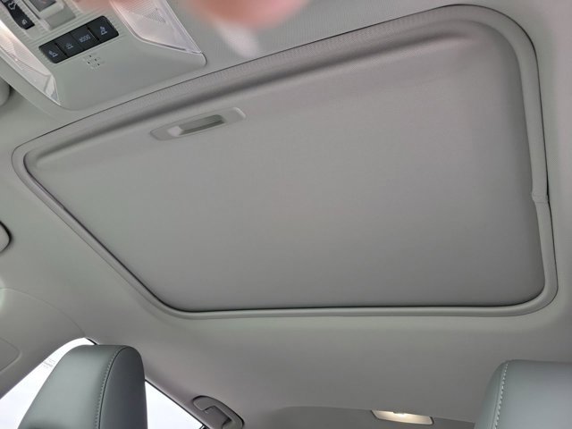 Used 2022 Toyota RAV4 XLE Premium image 26