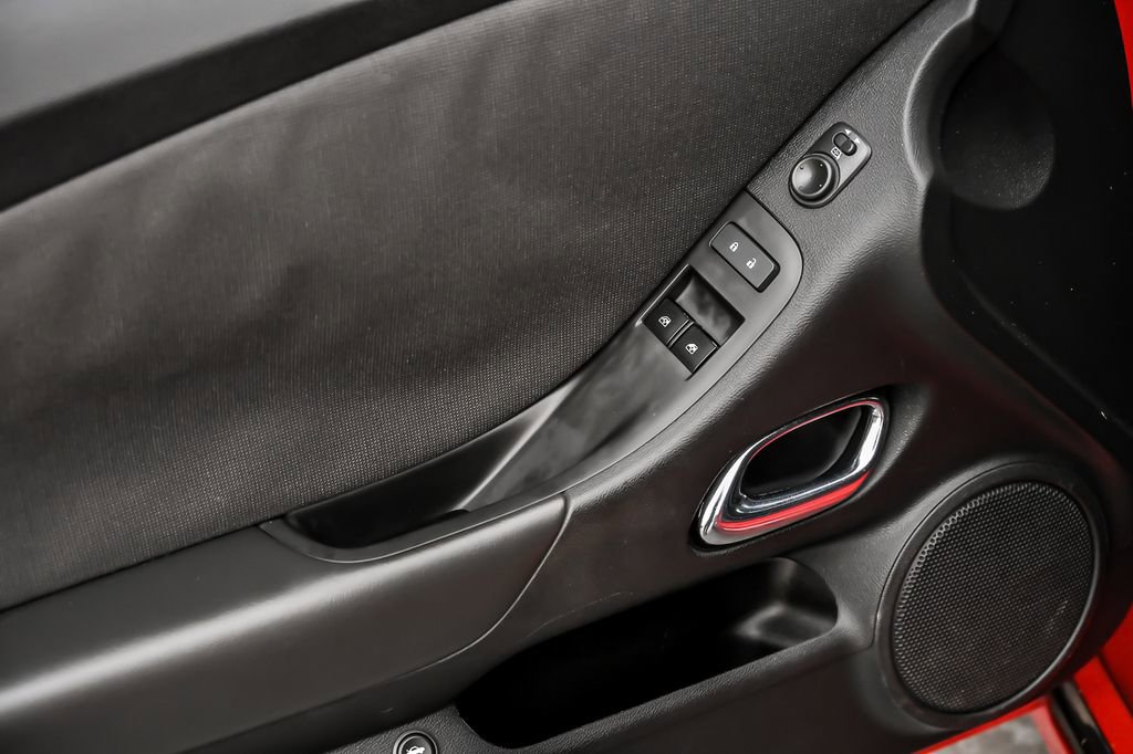 Used 2014 Chevrolet Camaro LT RWD image 10