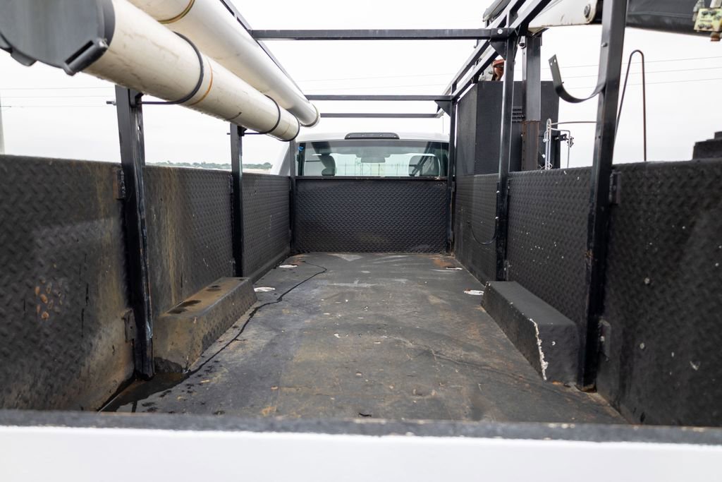 Used 2017 Ford F550 2WD Regular Cab Super Duty image 18