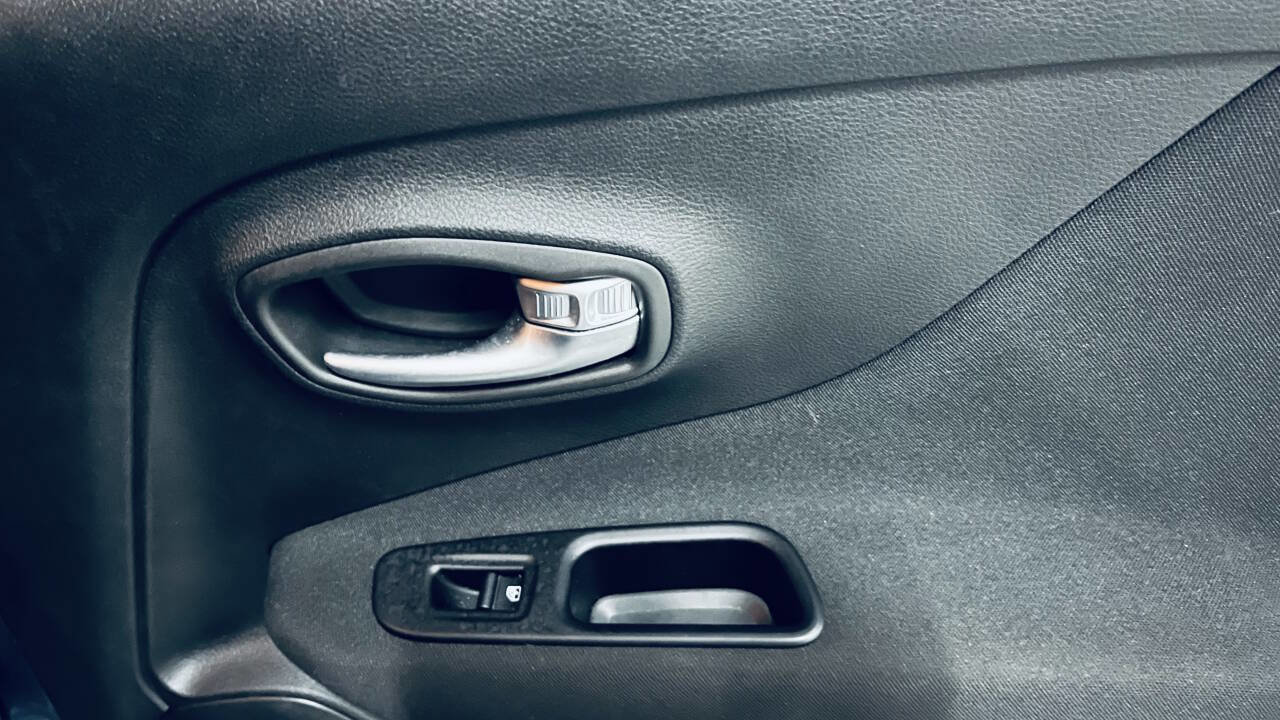 Used 2020 Jeep Renegade Sport w/ UConnect 7.0 Group FWD image 35