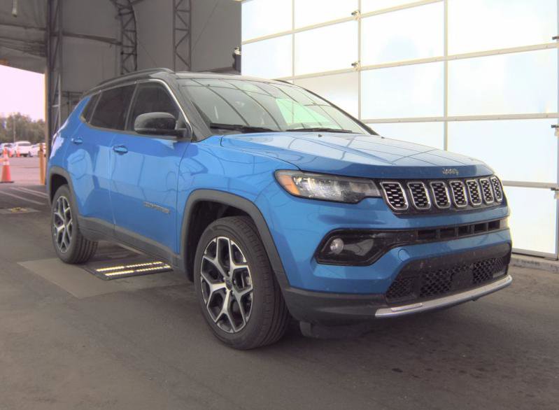 Used 2025 Jeep Compass Limited image 1