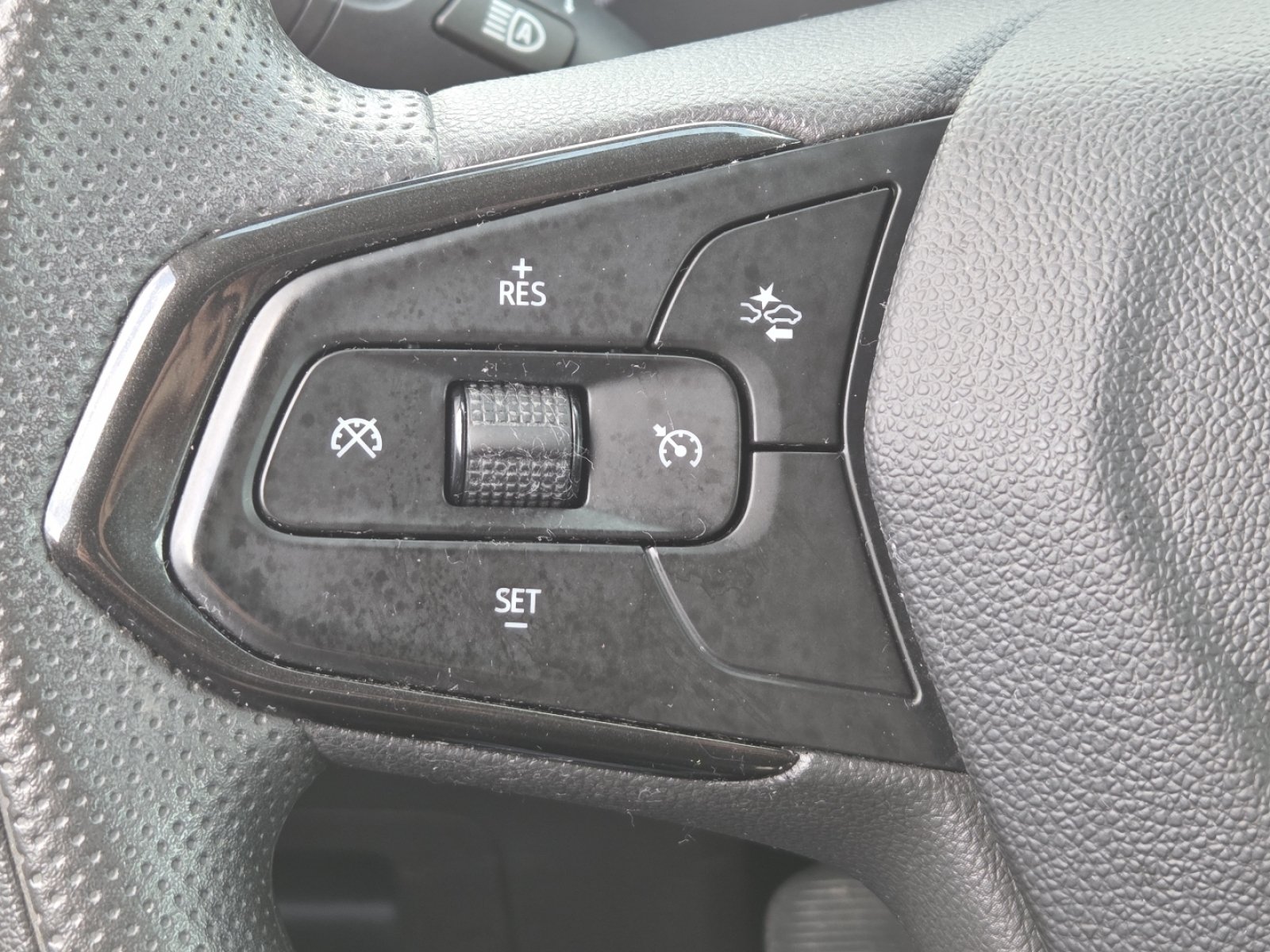 Used 2021 Chevrolet TrailBlazer LT w/ Sun and Liftgate Package FWD image 8