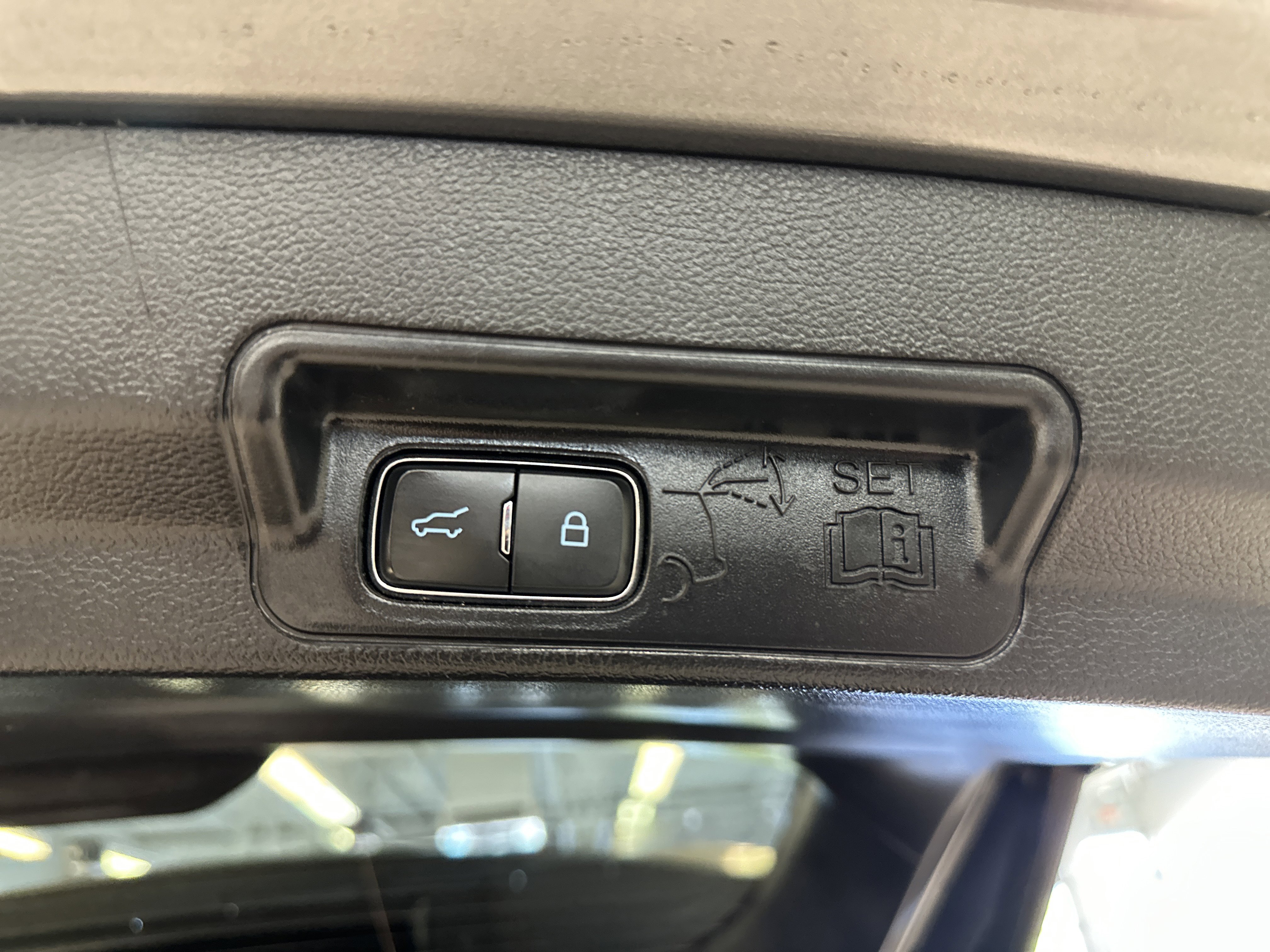 Certified 2022 Ford Explorer XLT w/ Equipment Group 202A image 30