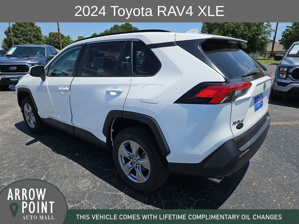 Used 2024 Toyota RAV4 XLE FWD image 8