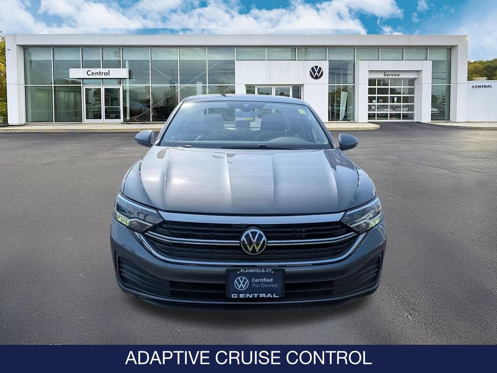 Certified 2024 Volkswagen Jetta SE FWD image 2